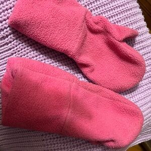 Youth (age 5-7) pink mittens…